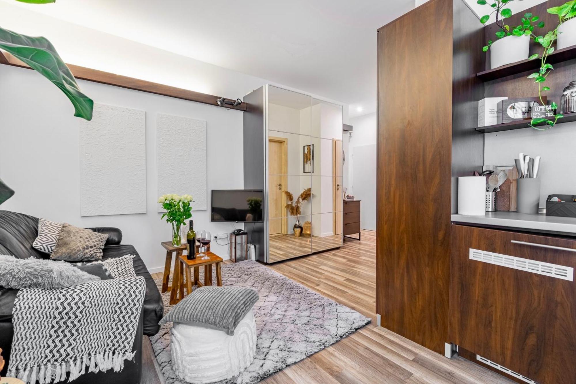 Natural-style In The Centre Of Apartament *